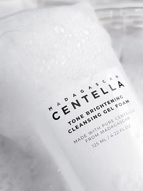 SKIN1004 Madagascar Centella Tone Brightening Cleansing Gel Foam 125ml (4.22 fl.oz)